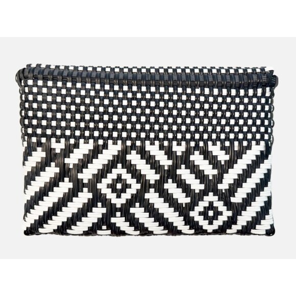 Woven Clutch Bag - Picture 2 of 7